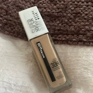 Foundation by Maybelline super stay activewear foundation shade 220